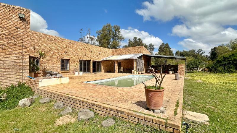 7 Bedroom Property for Sale in Dassenberg Western Cape